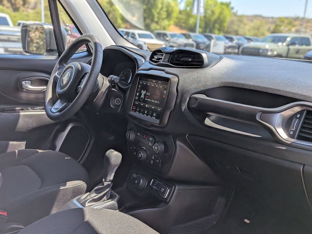 Used 2023 Jeep Renegade Latitude image 28