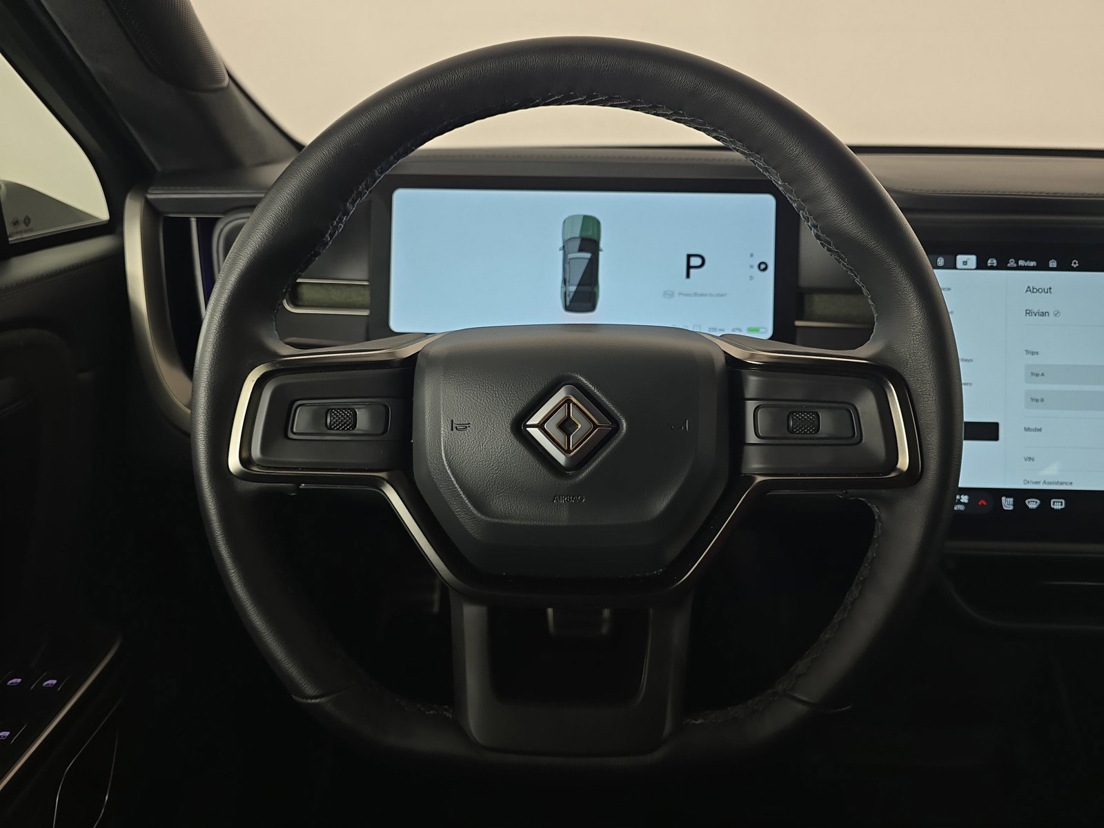 Used 2024 Rivian R1S Adventure AWD/4WD image 28