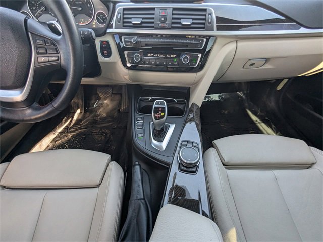 Used 2017 BMW 330i Sedan image 18