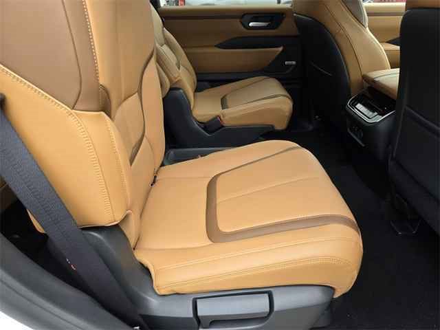 New 2025 Nissan Armada SL w/ Captain's Chari Seat Package image 9