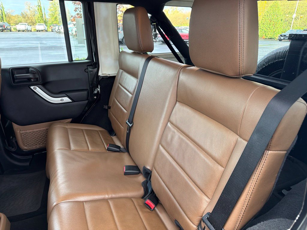 Used 2012 Jeep Wrangler Unlimited Sahara AWD/4WD image 21