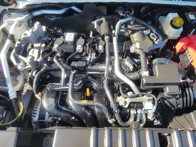 Used 2025 Nissan Kicks SV AWD/4WD image 10