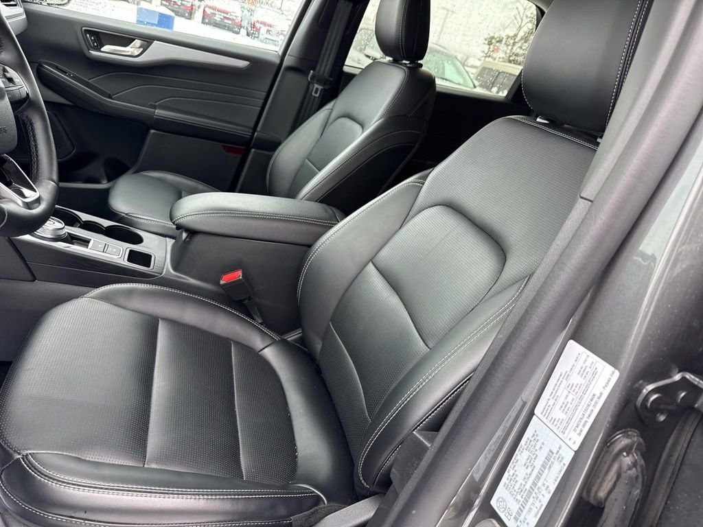 Used 2025 Ford Escape Platinum image 8