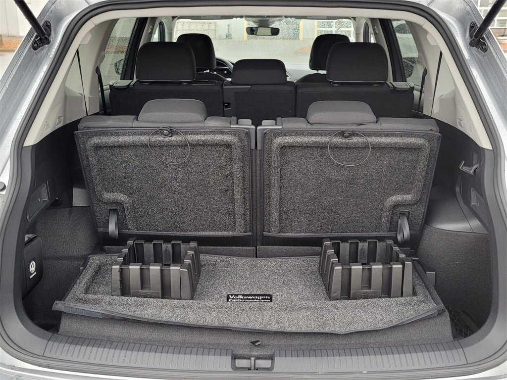 Used 2024 Volkswagen Tiguan S image 9