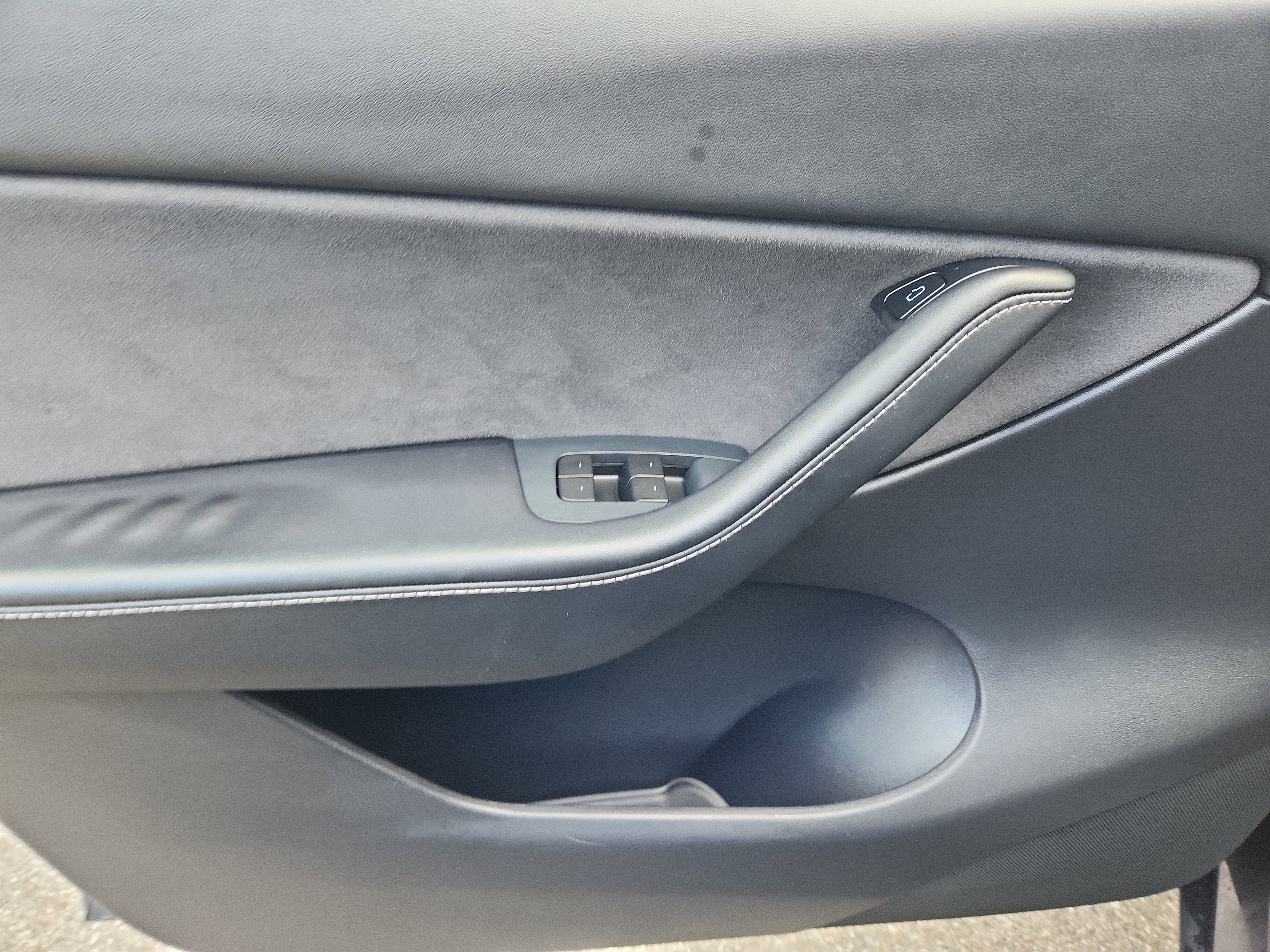 Used 2021 Tesla Model Y Long Range image 24