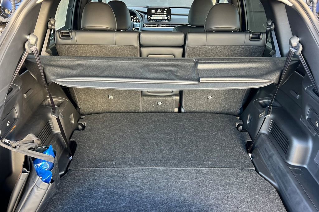 New 2025 Mitsubishi Outlander SE image 16