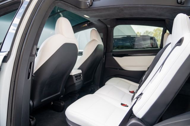 Used 2020 Tesla Model X Long Range image 46