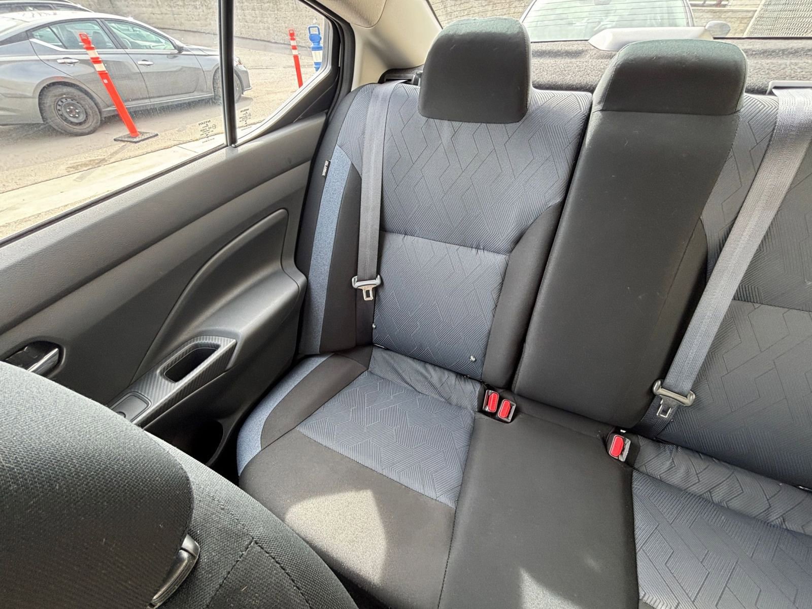 Used 2025 Nissan Versa SV image 40