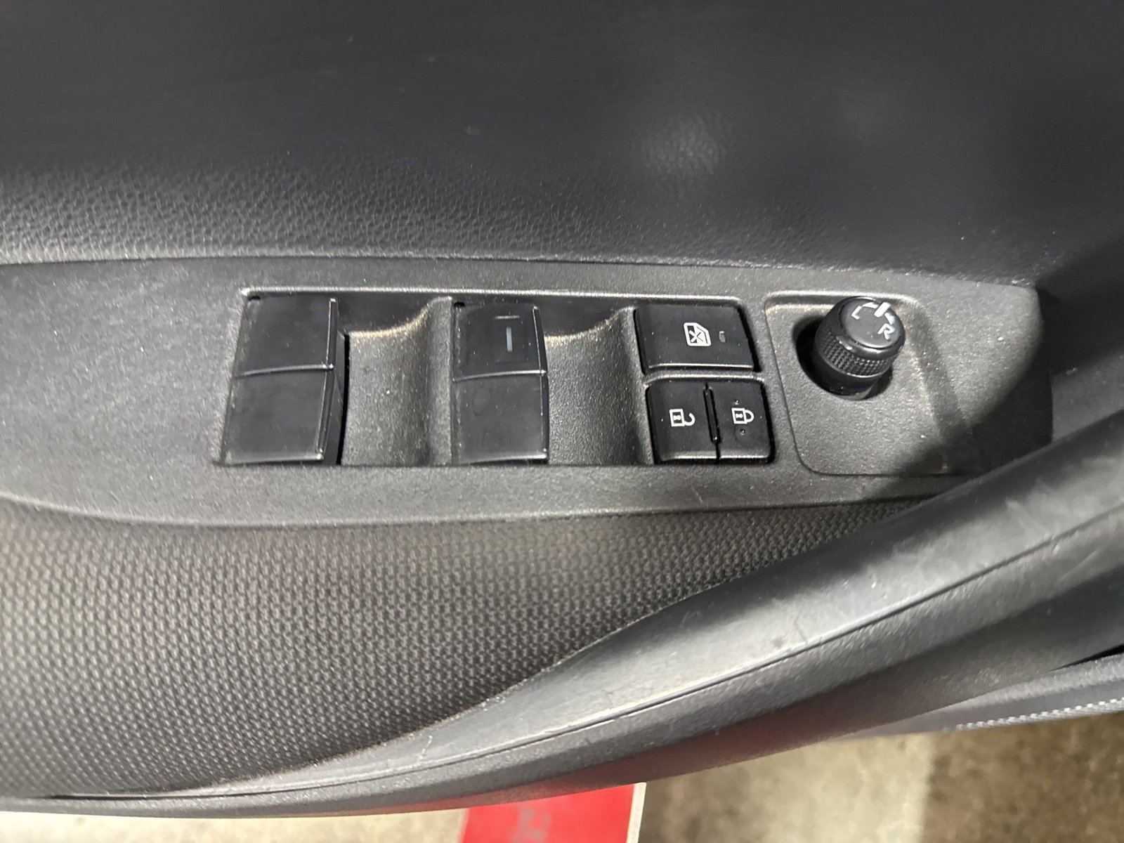 Used 2023 Toyota Corolla LE image 7