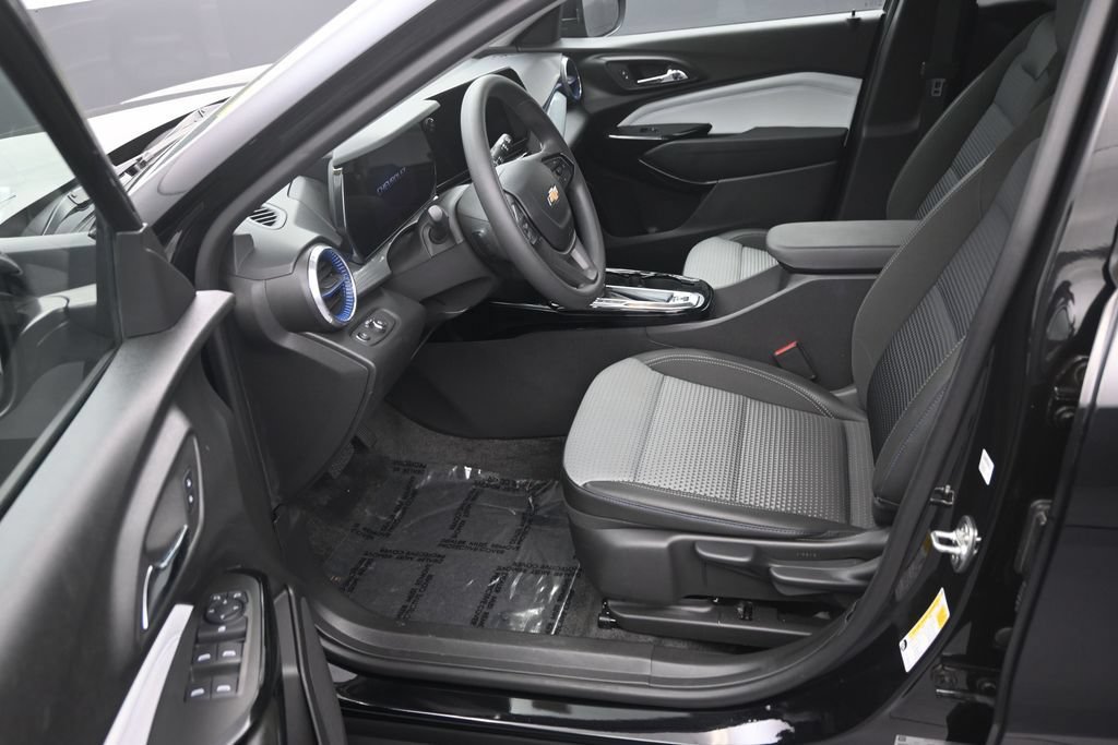 Used 2024 Chevrolet Trax LT FWD image 10