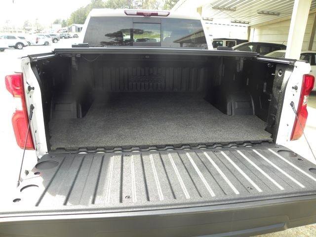 Used 2022 Chevrolet Silverado 1500 High Country w/ Technology Package image 11