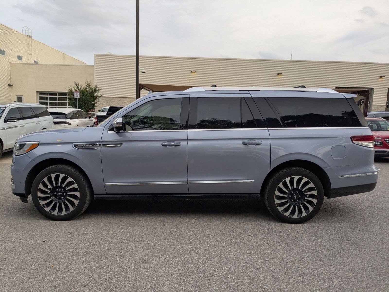 Used 2024 Lincoln Navigator L Black Label AWD/4WD image 6