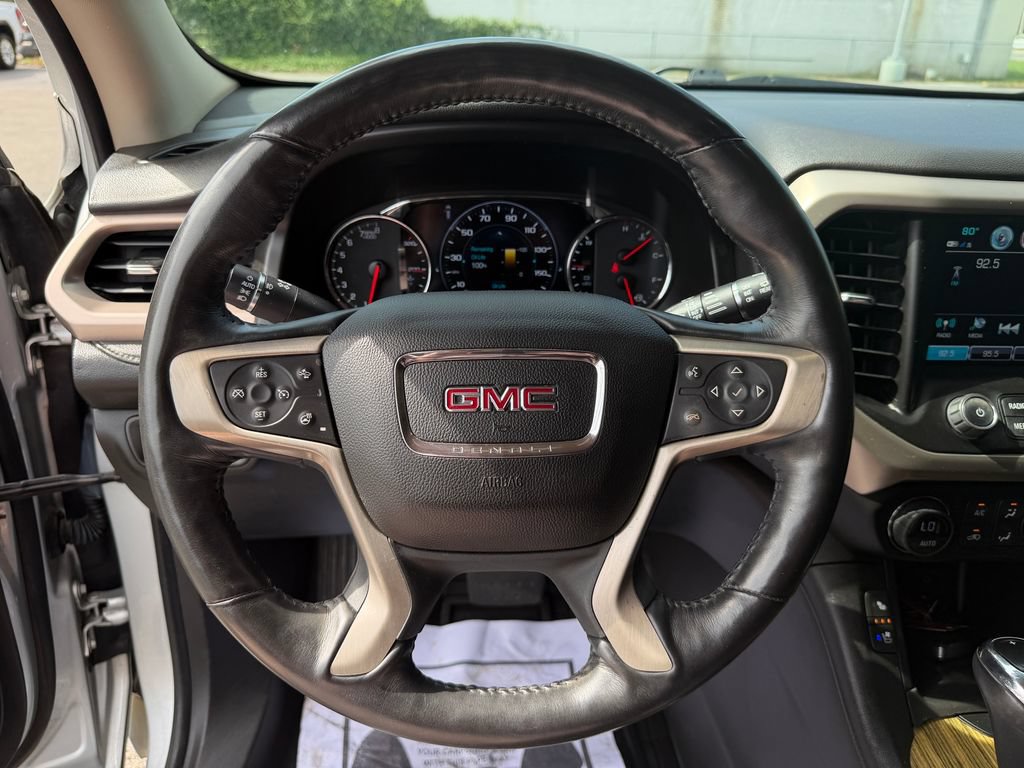 Used 2018 GMC Acadia Denali w/ Technology Package FWD image 22