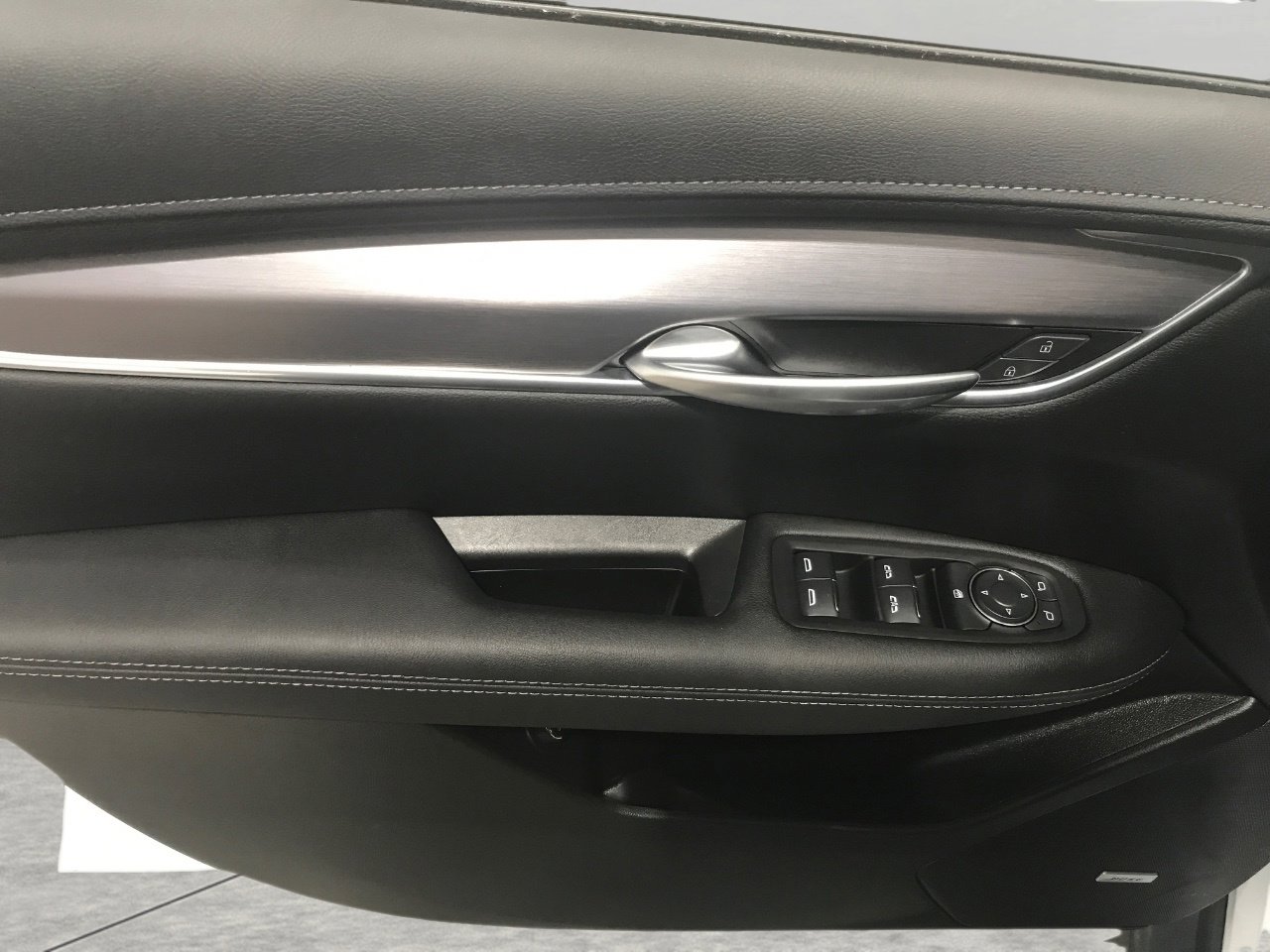 Certified 2025 Cadillac XT5 Luxury w/ LPO, Floor Liner Package image 24