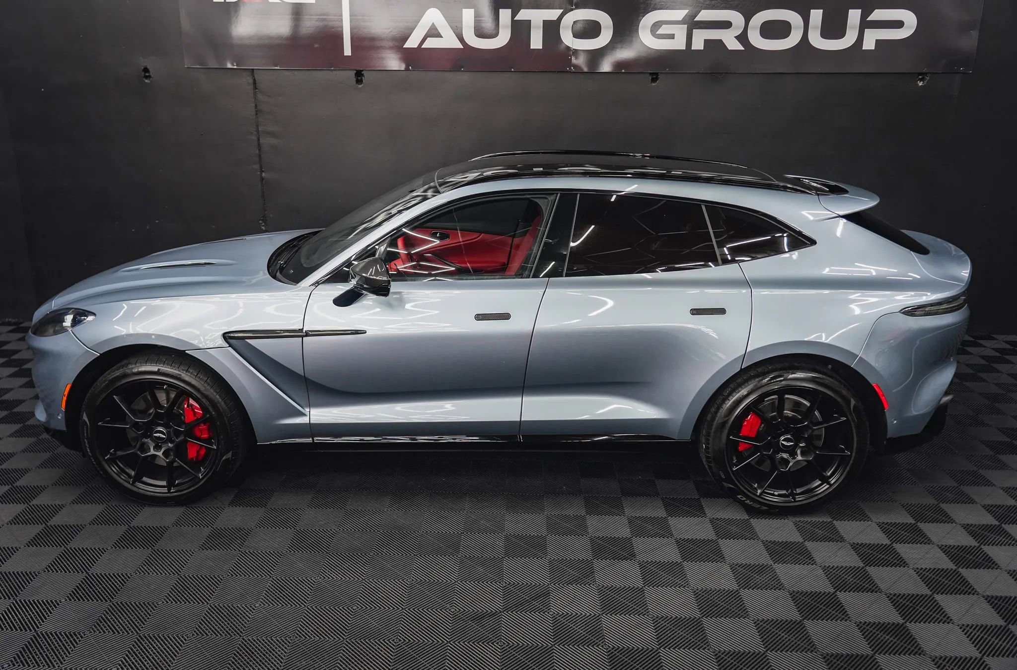 Used 2021 Aston Martin DBX AWD/4WD image 29