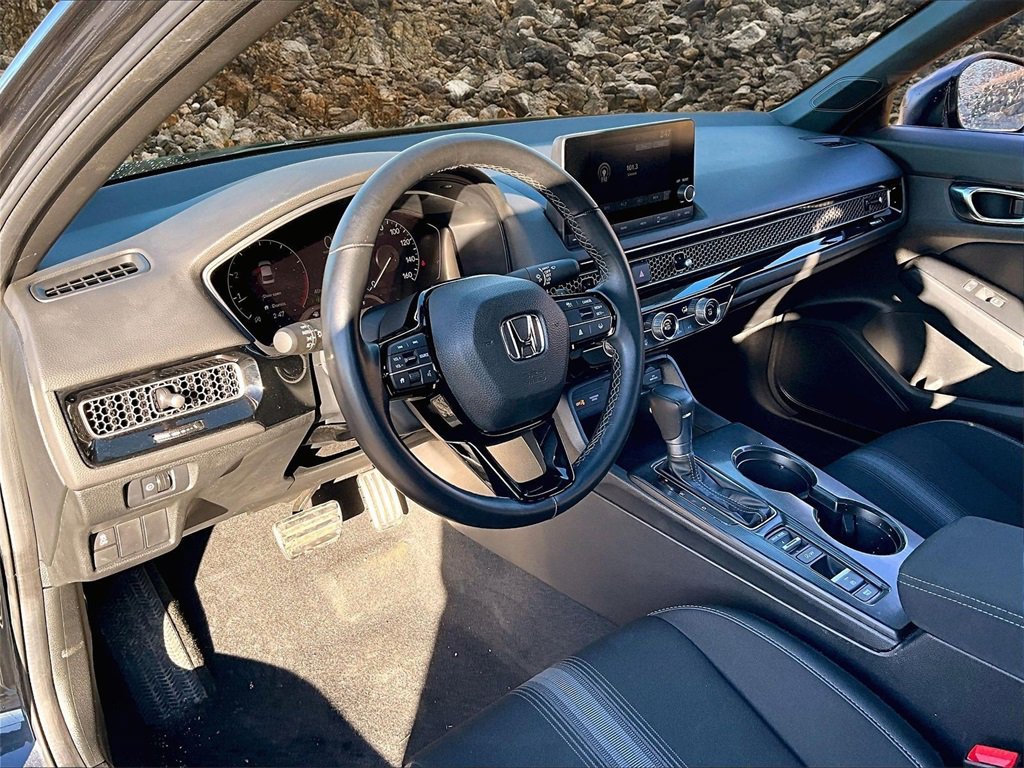Used 2025 Honda Civic Sport image 12