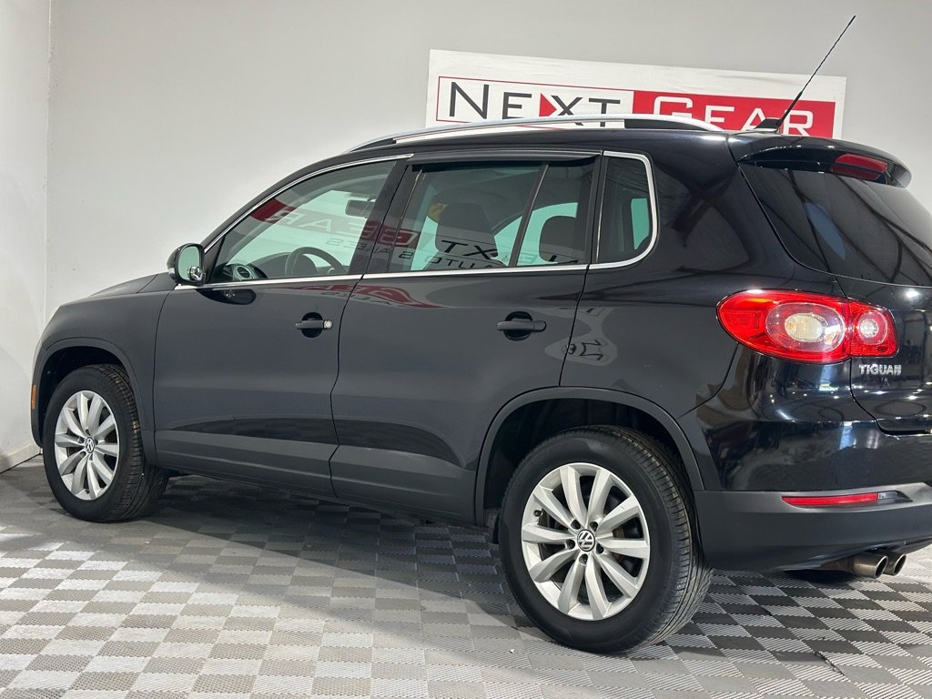 Used 2011 Volkswagen Tiguan S image 8