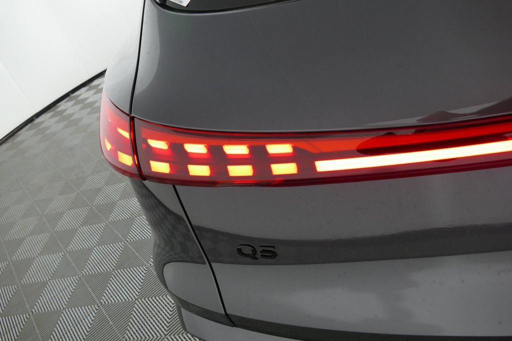 Certified 2025 Audi Q5 Premium w/ Convenience Package AWD/4WD image 30