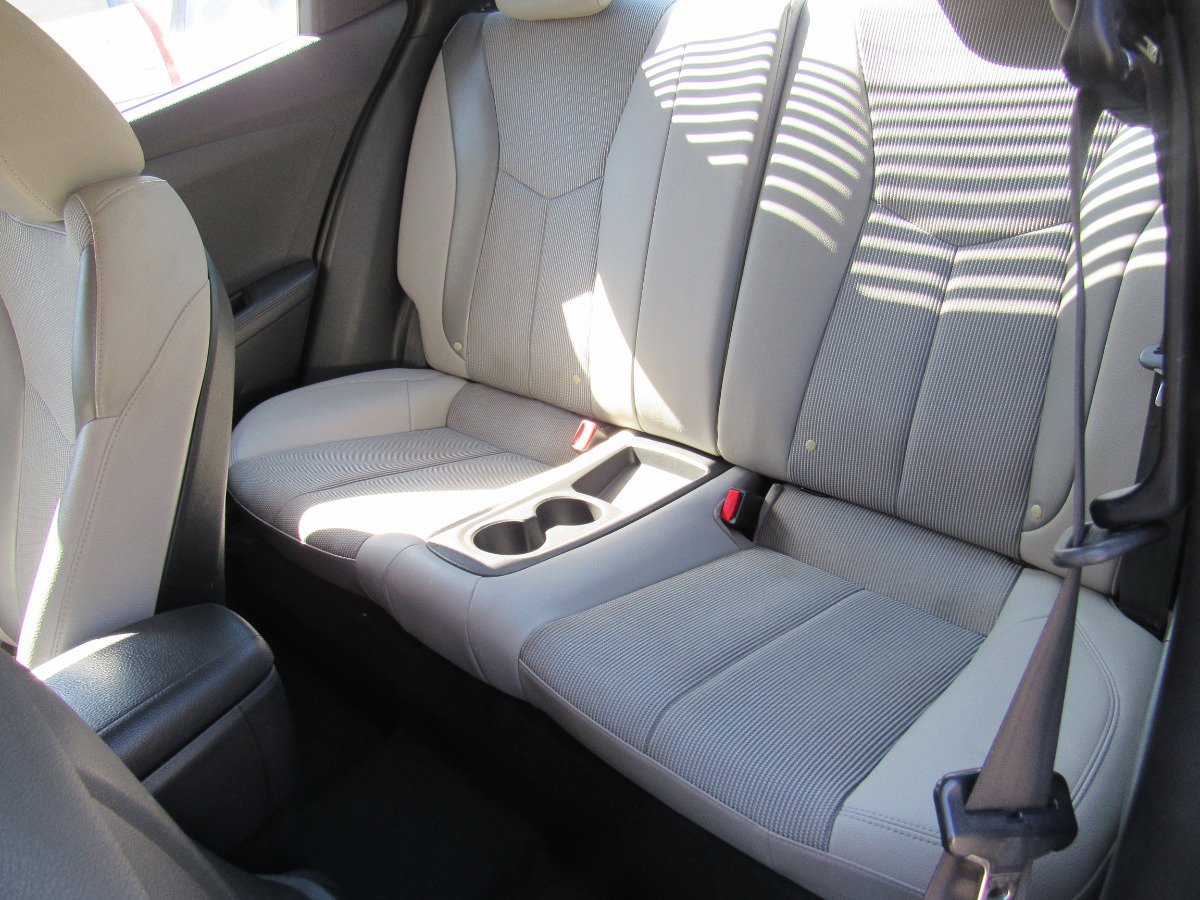 Used 2013 Hyundai Veloster BASE w/ Style Pkg image 8