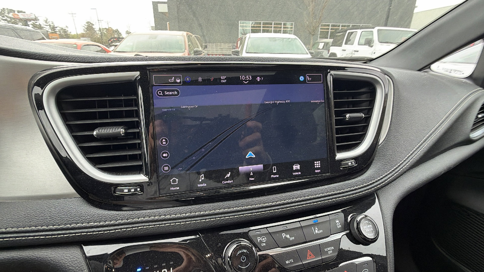 Used 2024 Chrysler Pacifica Premium image 34