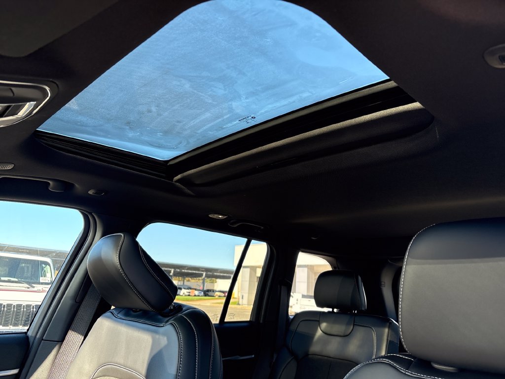 New 2027 Jeep Grand Cherokee 4WD image 5