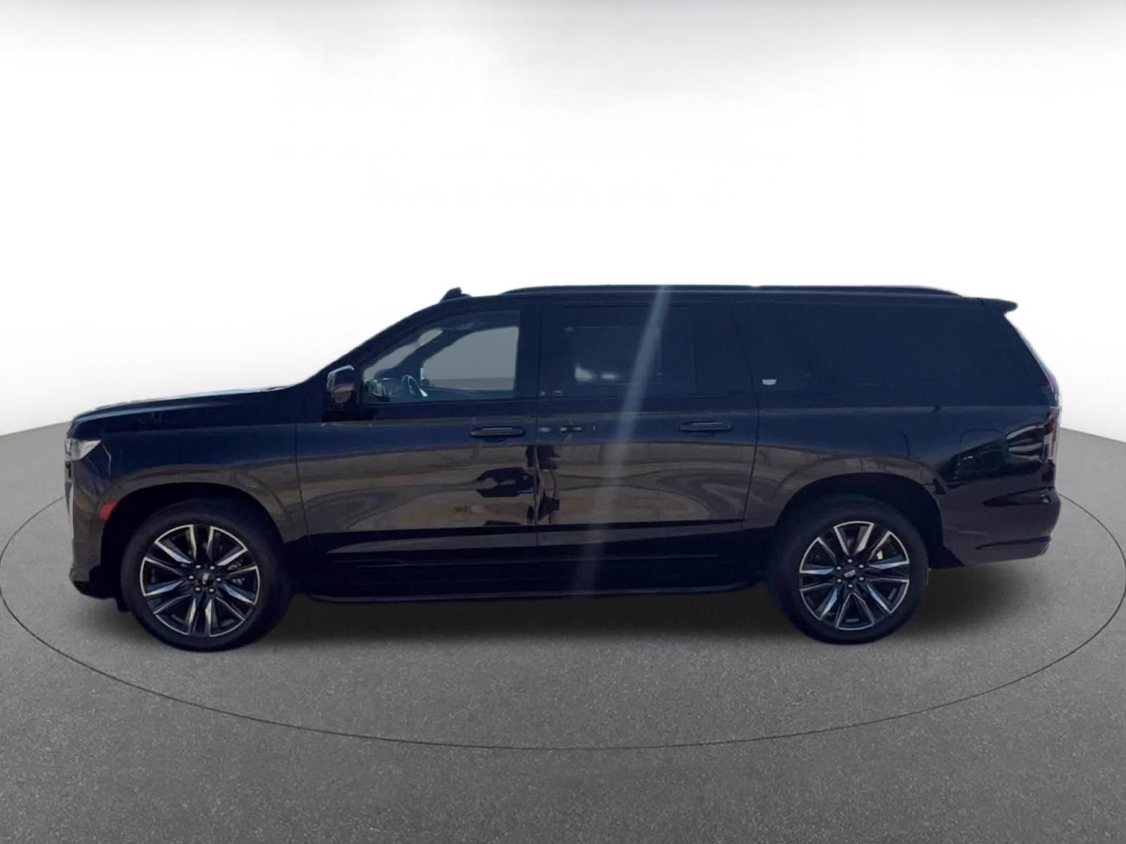 Used 2023 Cadillac Escalade ESV Sport AWD/4WD image 7