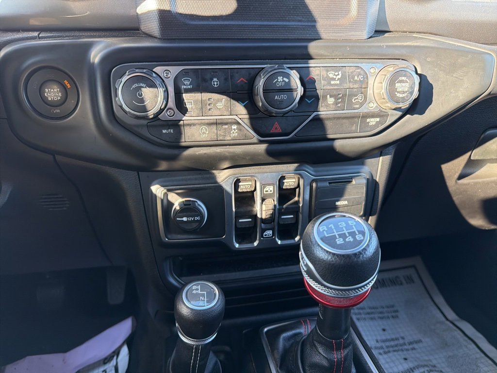 Used 2018 Jeep Wrangler Unlimited Sahara image 26