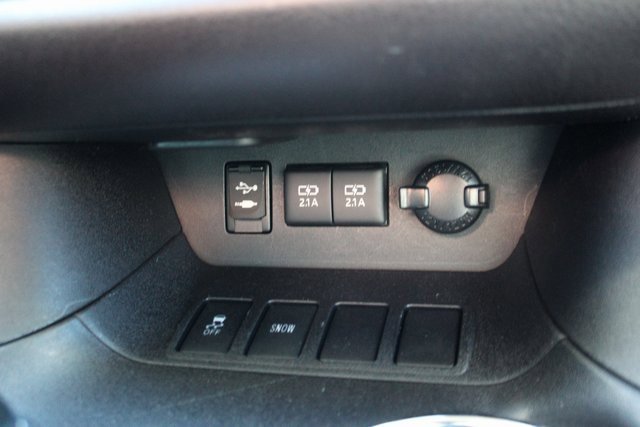 Used 2018 Toyota Highlander SE image 21