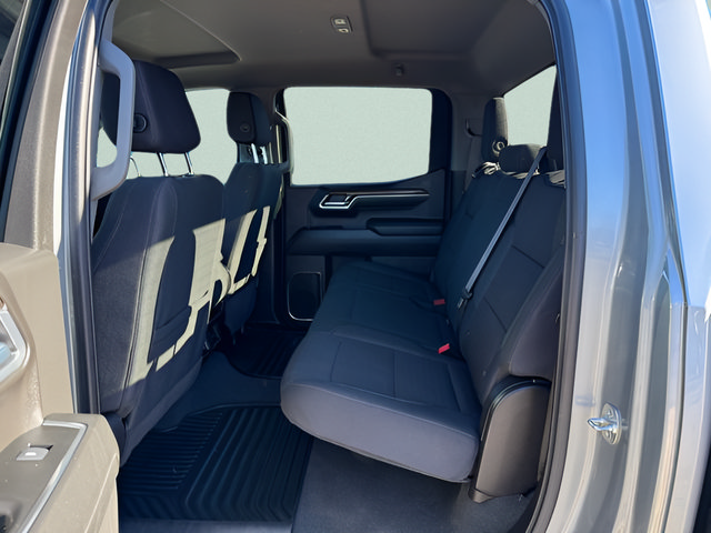 Used 2025 Chevrolet Silverado 1500 LT AWD/4WD image 4