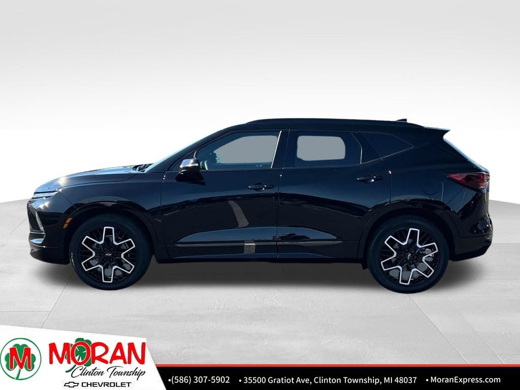 Certified 2025 Chevrolet Blazer RS w/ Driver Confidence II Package AWD/4WD image 3