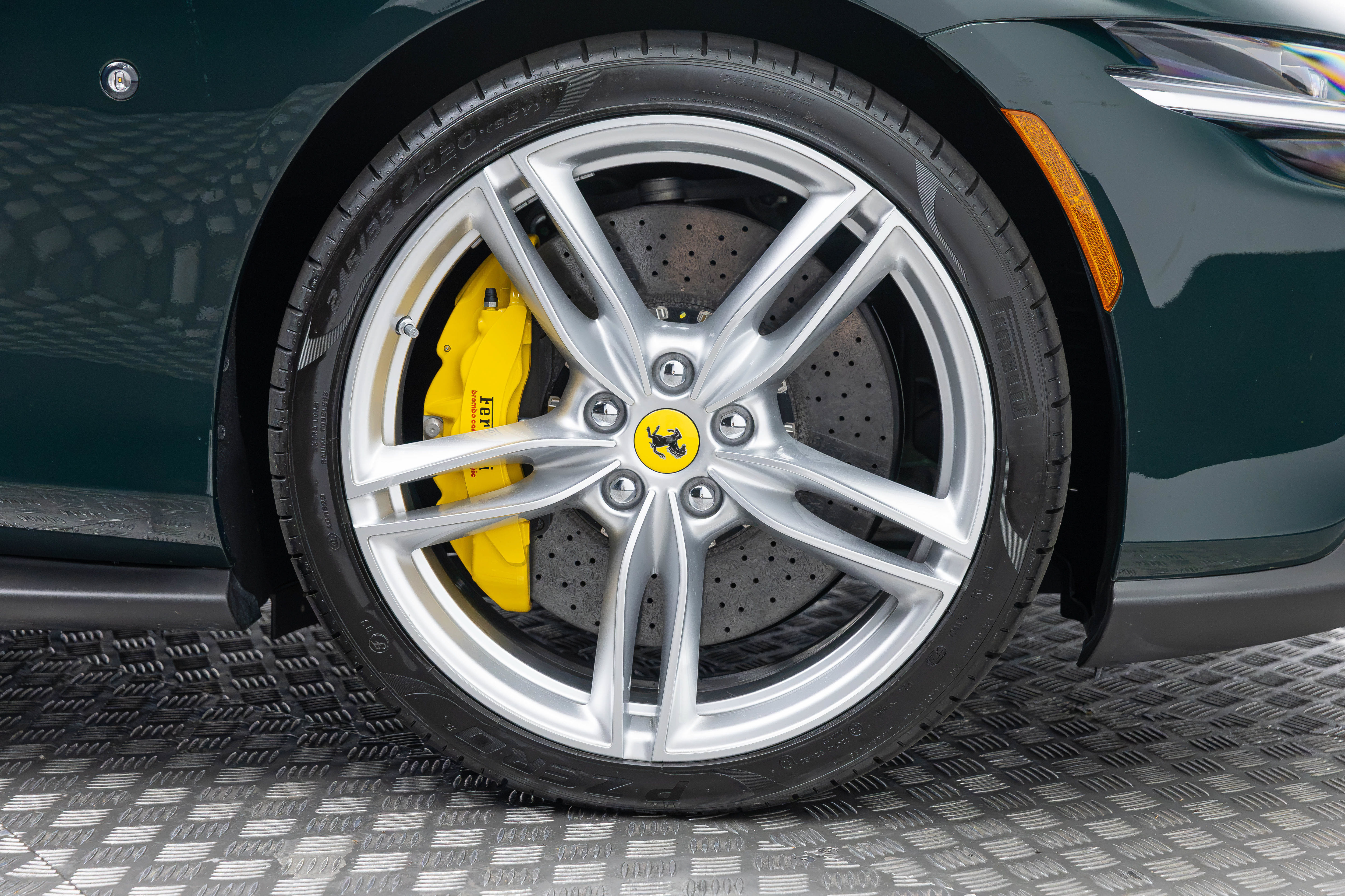 Certified 2025 Ferrari Roma Spider RWD image 51