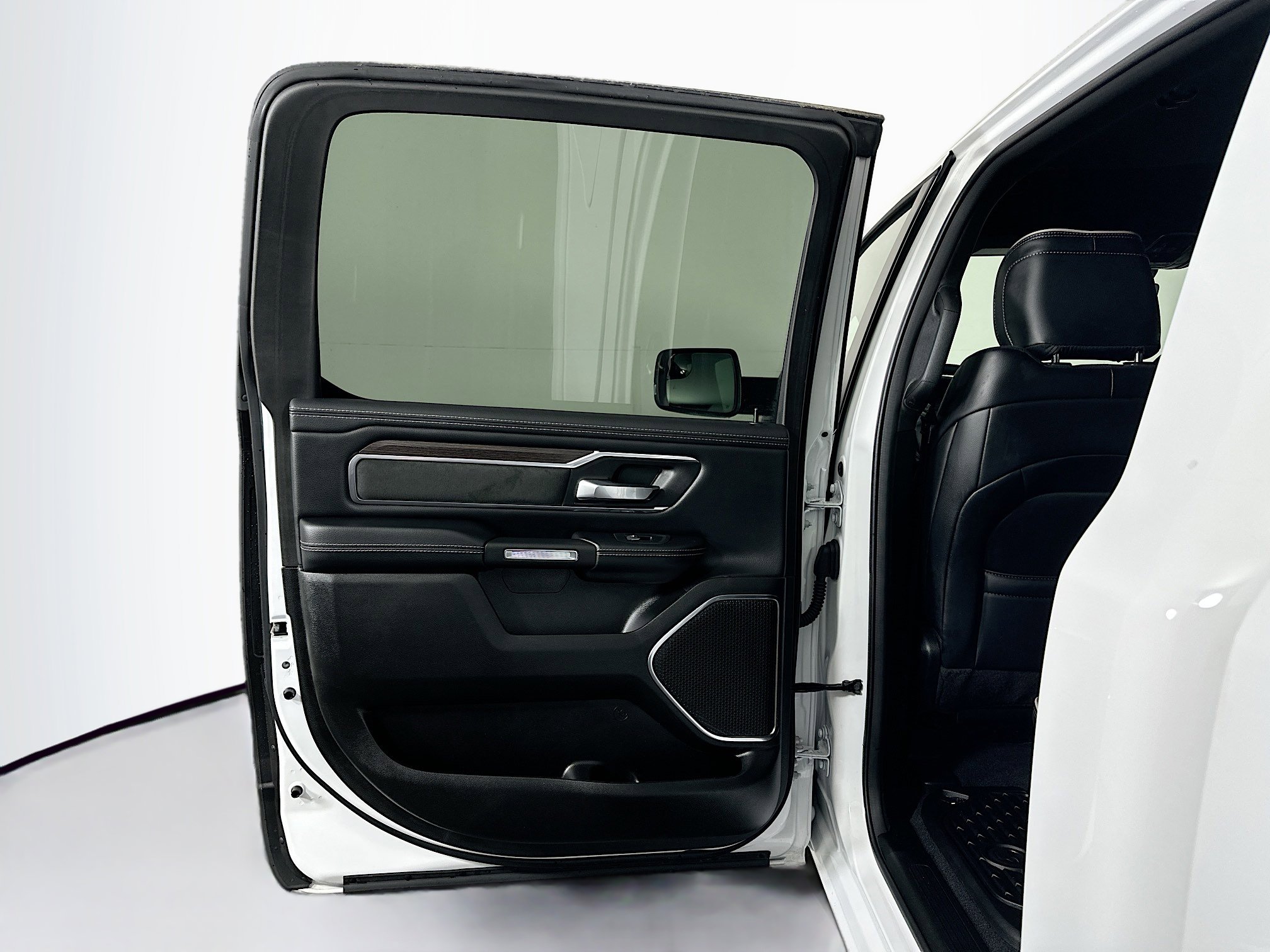 Used 2025 RAM 1500 Laramie image 26