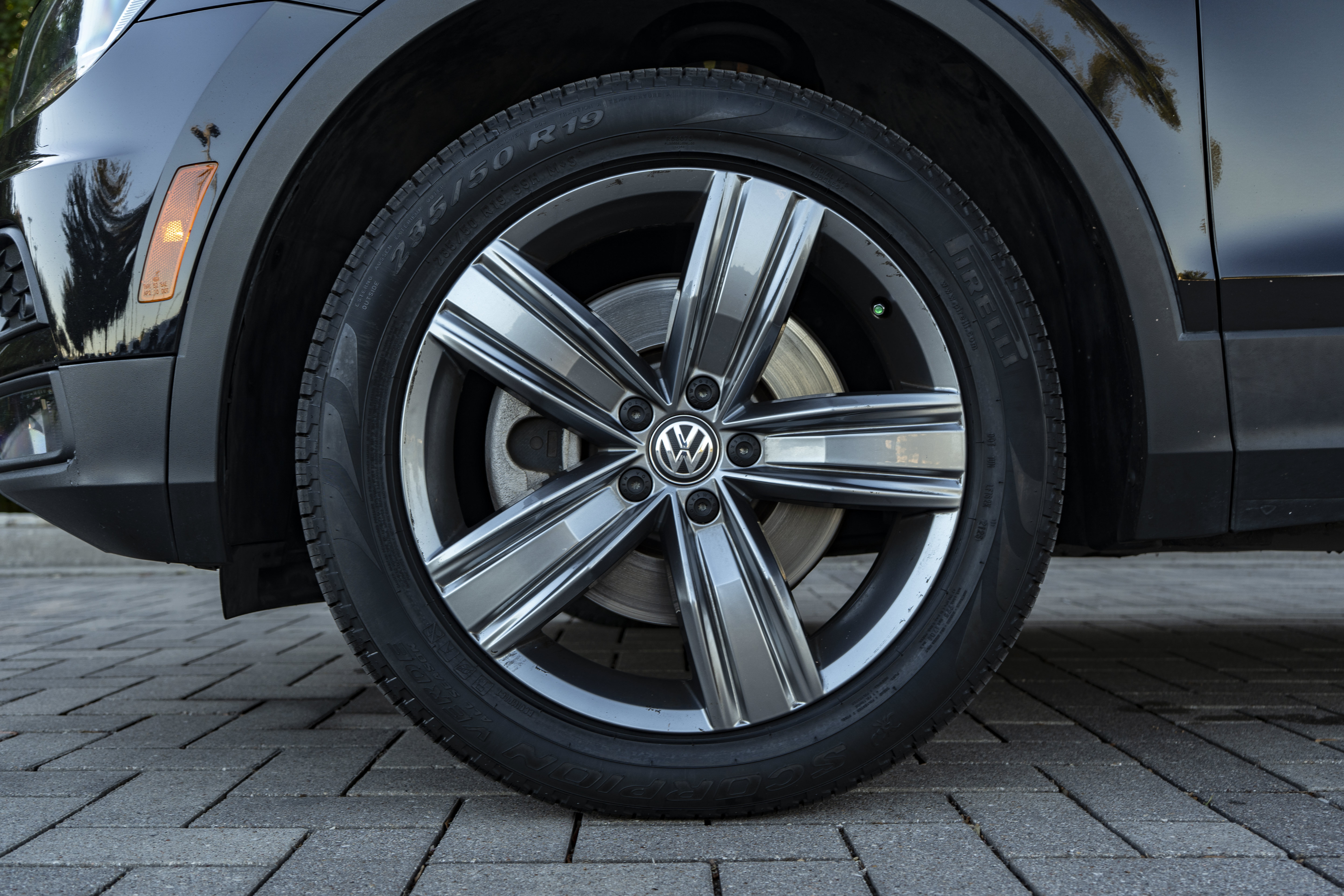 Certified 2020 Volkswagen Tiguan SEL FWD image 13