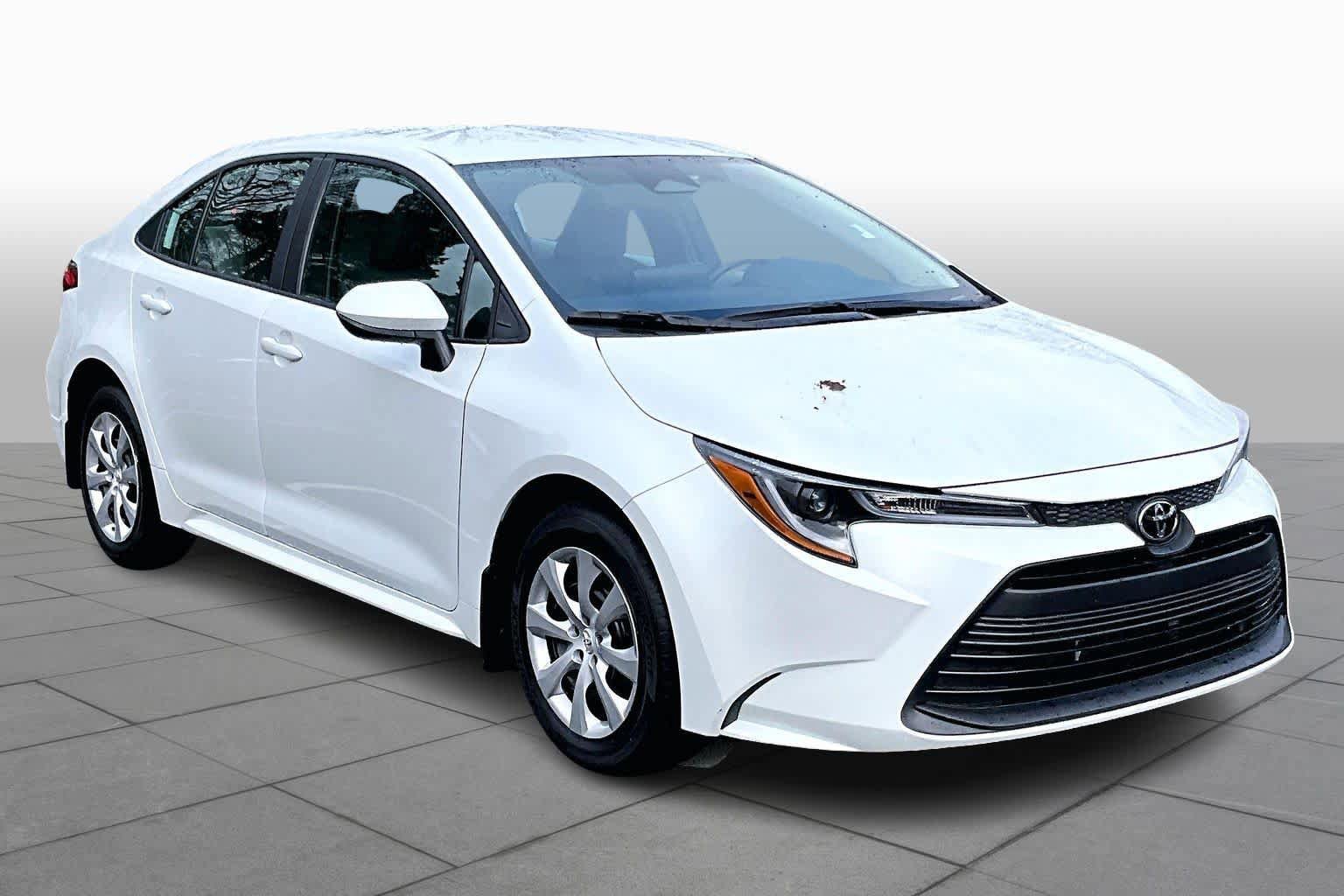Certified 2025 Toyota Corolla LE image 3