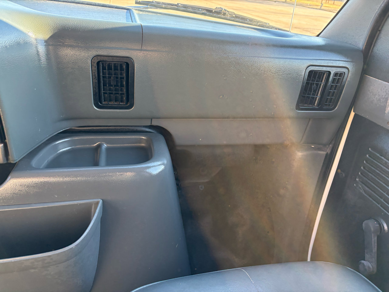 Used 1993 Ford E-350 and Econoline 350 XLT image 17