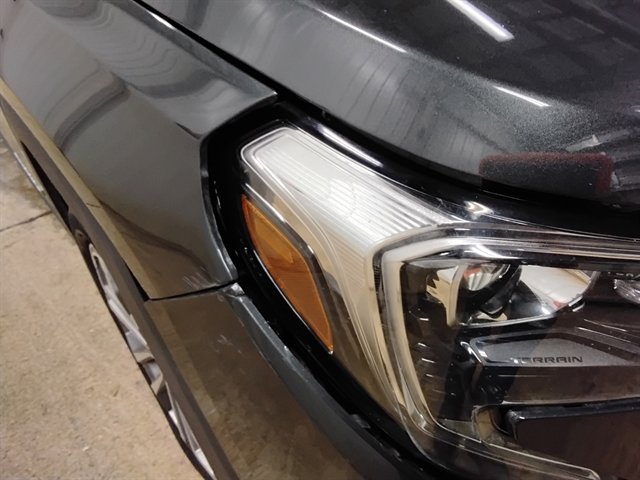 Used 2018 GMC Terrain SLT w/ Preferred Package FWD image 16