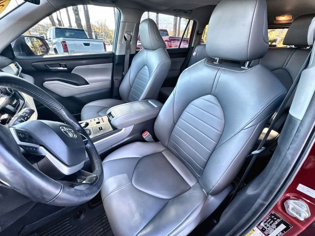 Used 2023 Toyota Highlander XLE image 20