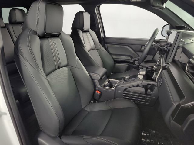 Used 2025 Toyota 4Runner Limited image 14