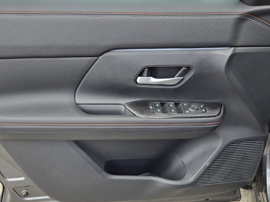 New 2026 Nissan Kicks SR FWD image 16