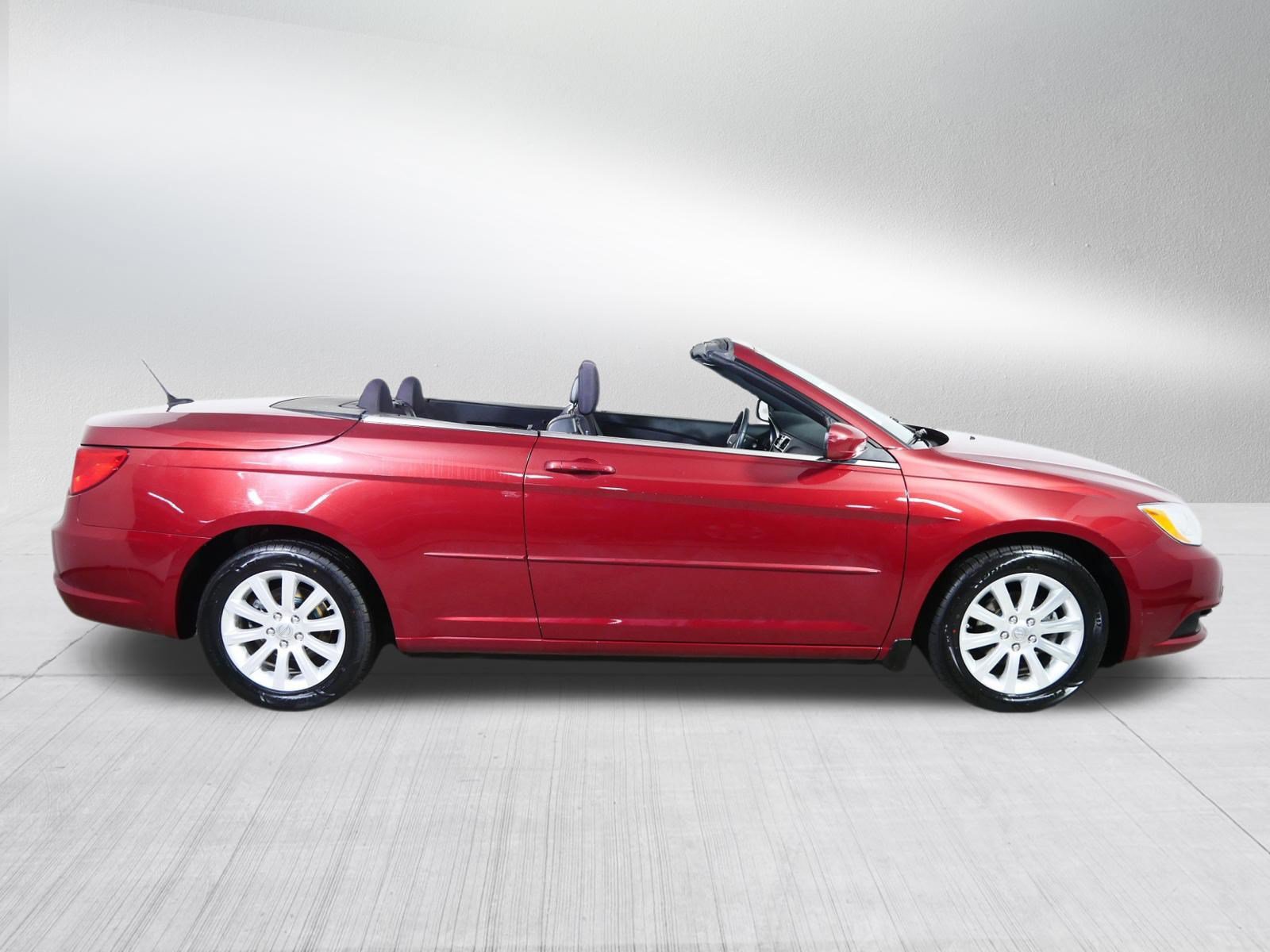 Used 2012 Chrysler 200 Touring FWD image 8