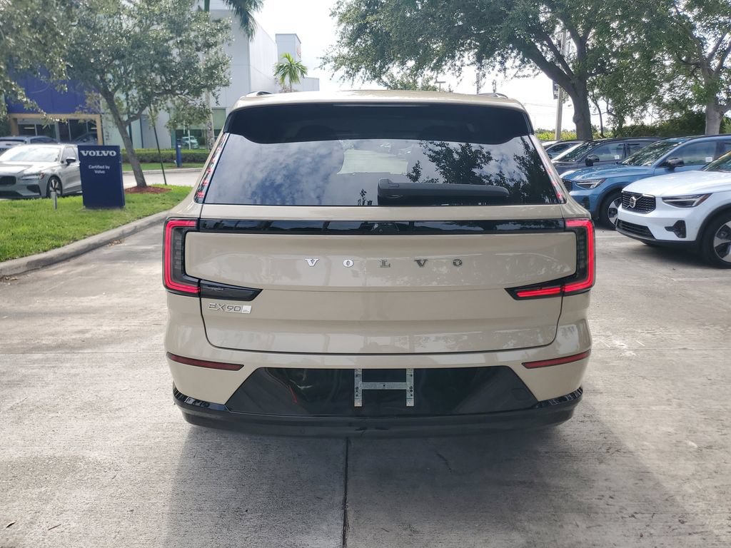 Certified 2025 Volvo EX90 Ultra AWD/4WD image 5
