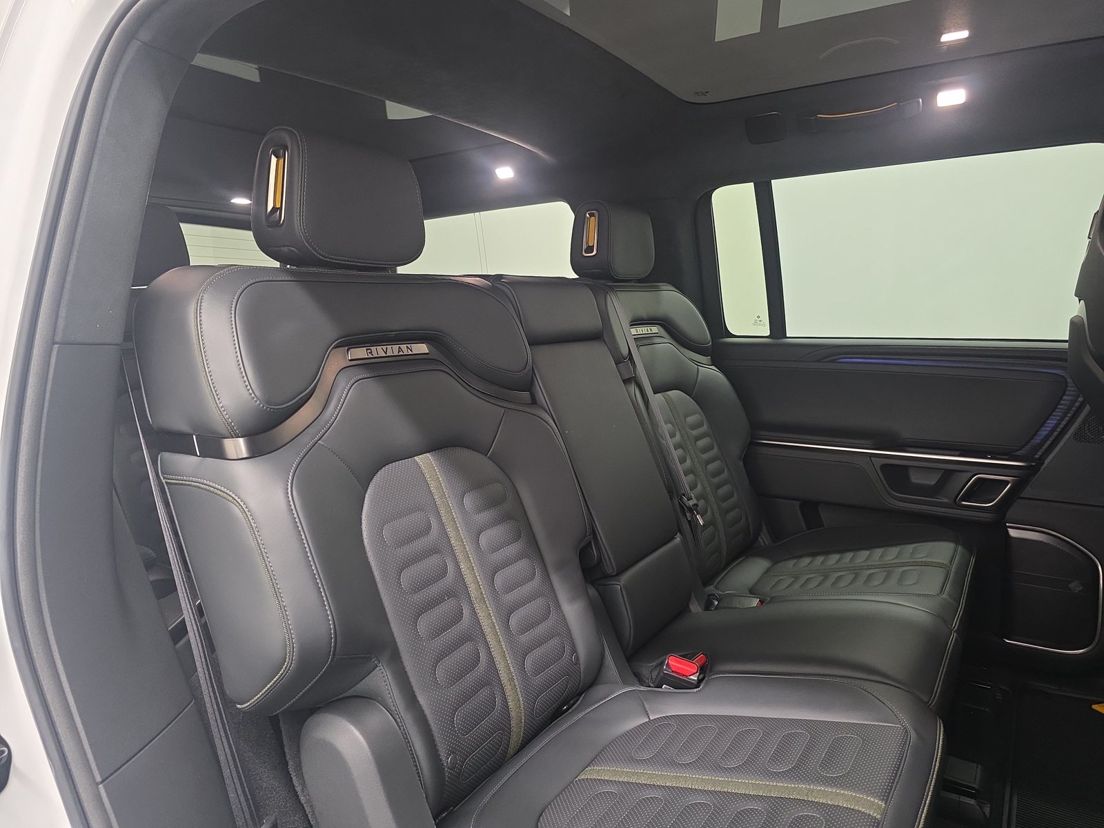 Used 2024 Rivian R1S Adventure Quad AWD/4WD image 23