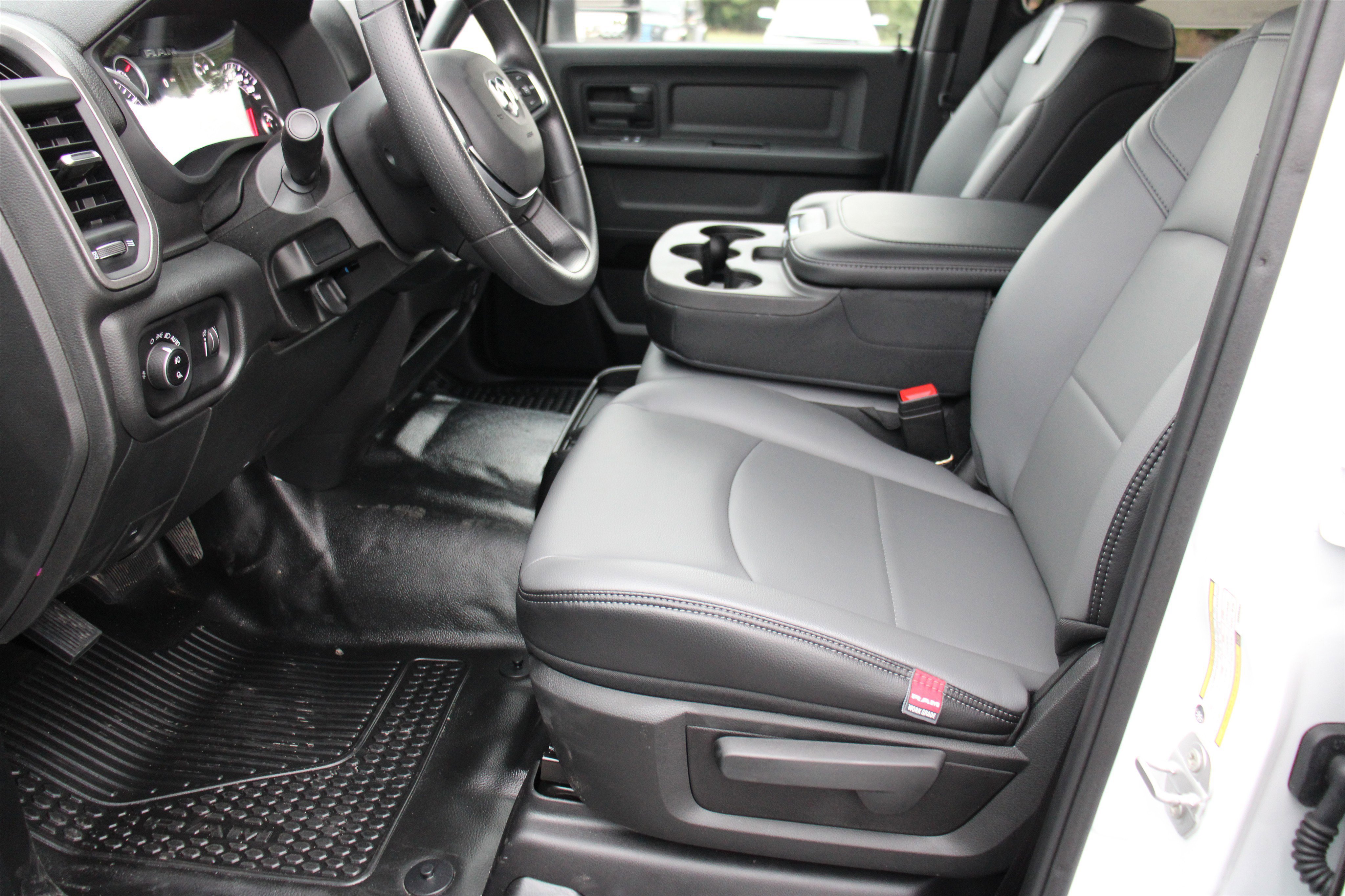 Used 2025 RAM 3500 Tradesman w/ Chrome Appearance Group image 3