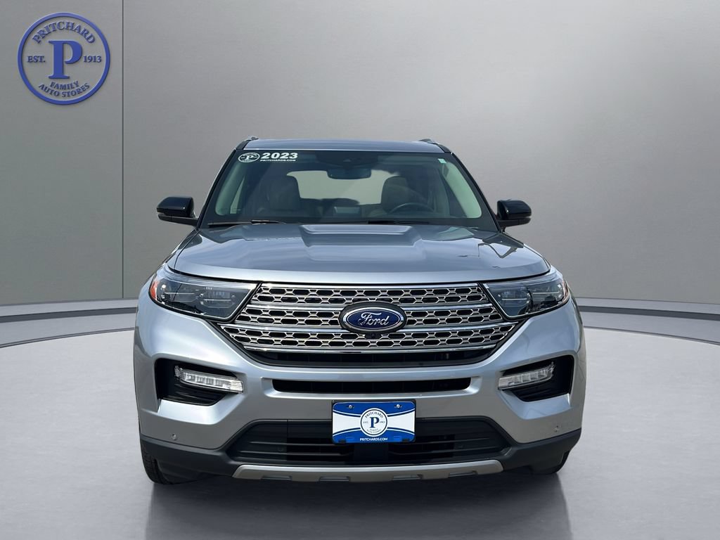 Used 2023 Ford Explorer Limited w/ Limited Technology Package AWD/4WD image 2
