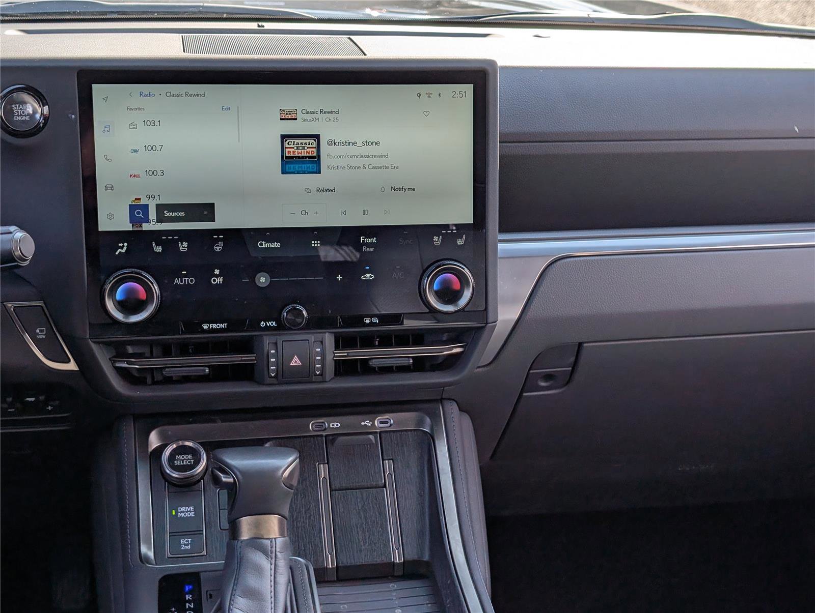 Used 2024 Lexus GX 550 w/ Accessory Package (Z1) image 20