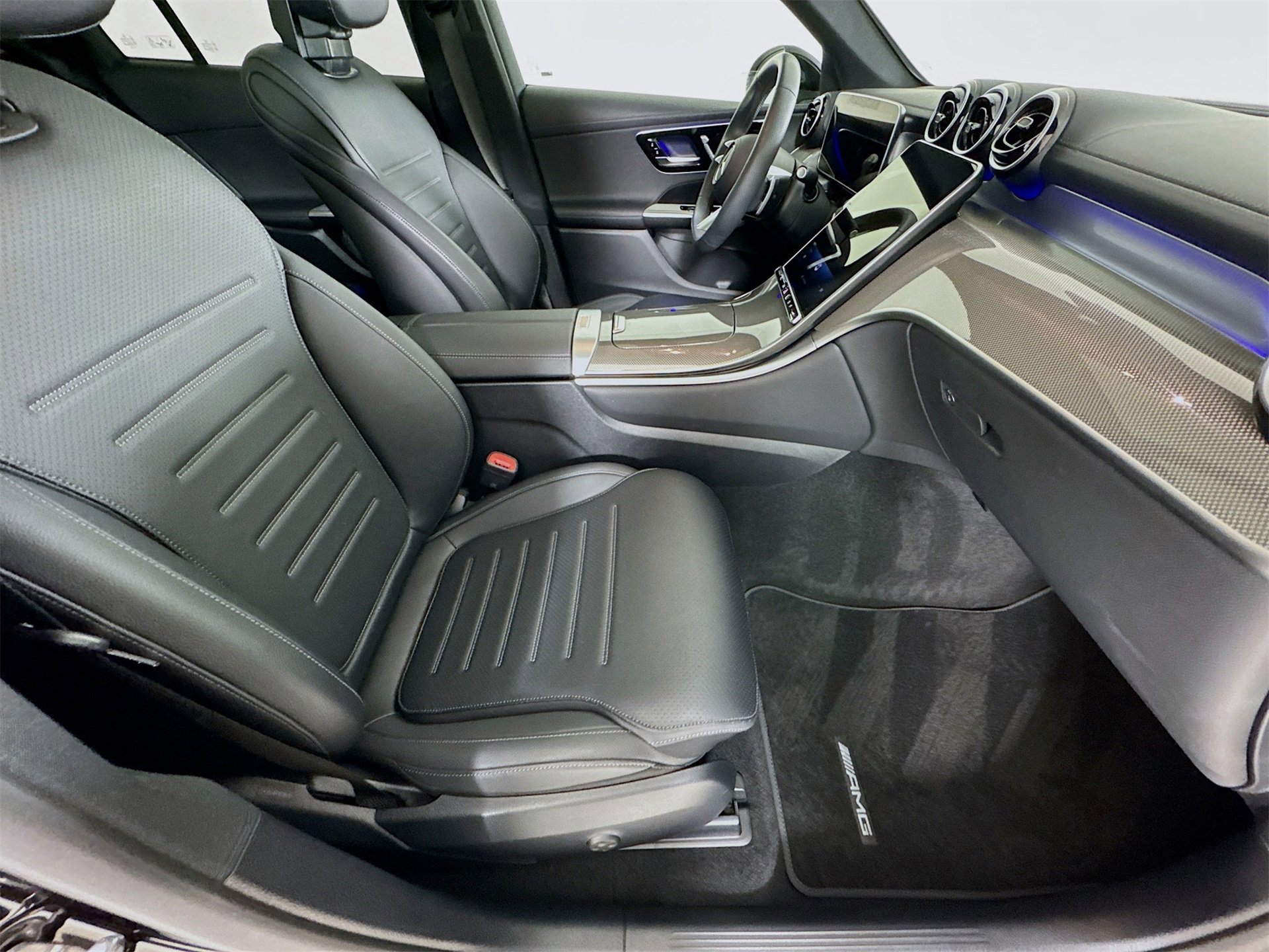 Used 2025 Mercedes-Benz GLC 300 image 29