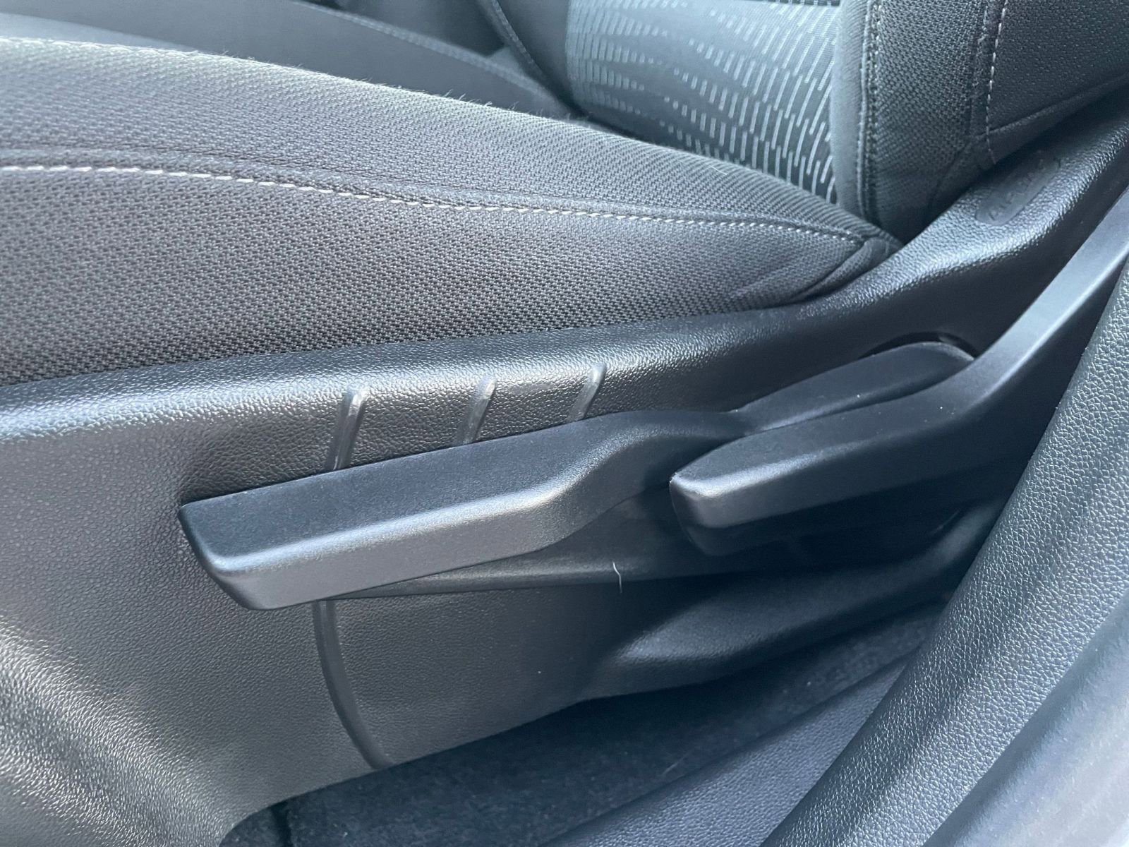 Used 2025 Chevrolet Equinox LT image 23