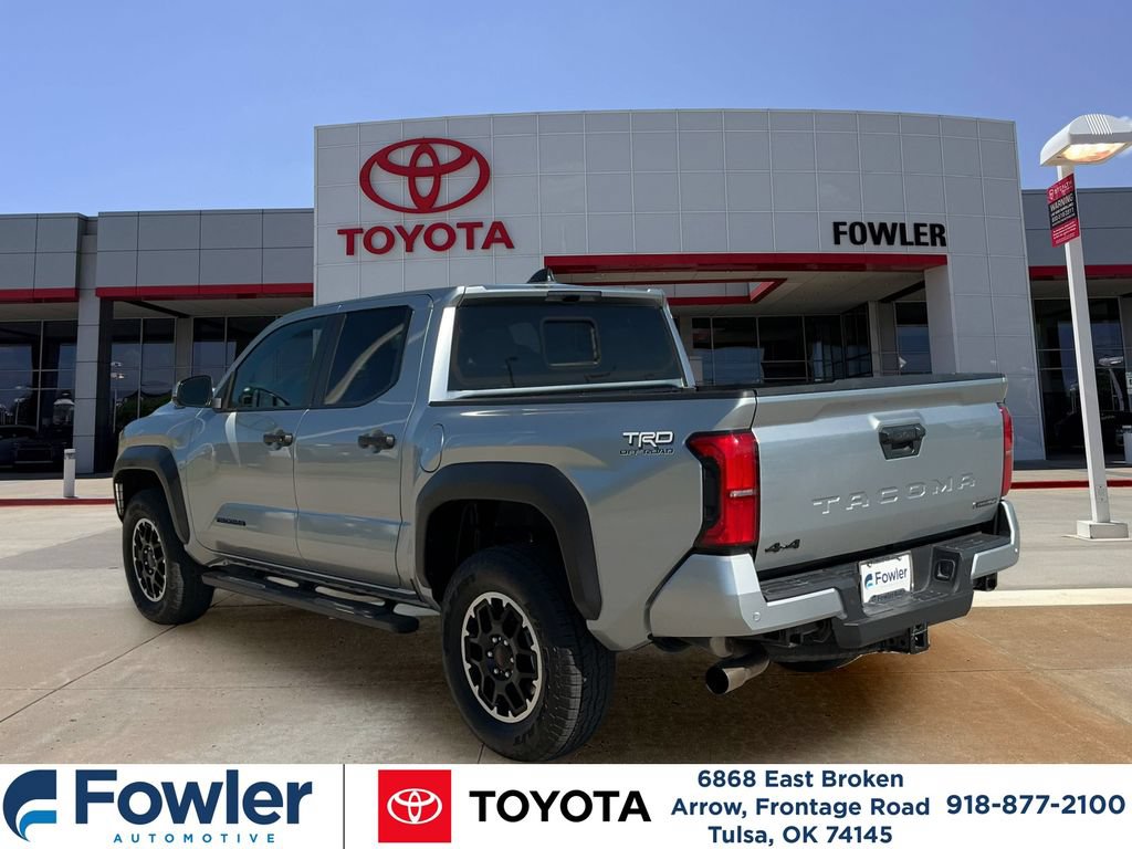 Certified 2025 Toyota Tacoma TRD Off-Road w/ TRD Off Road Upgrade Package AWD/4WD image 4