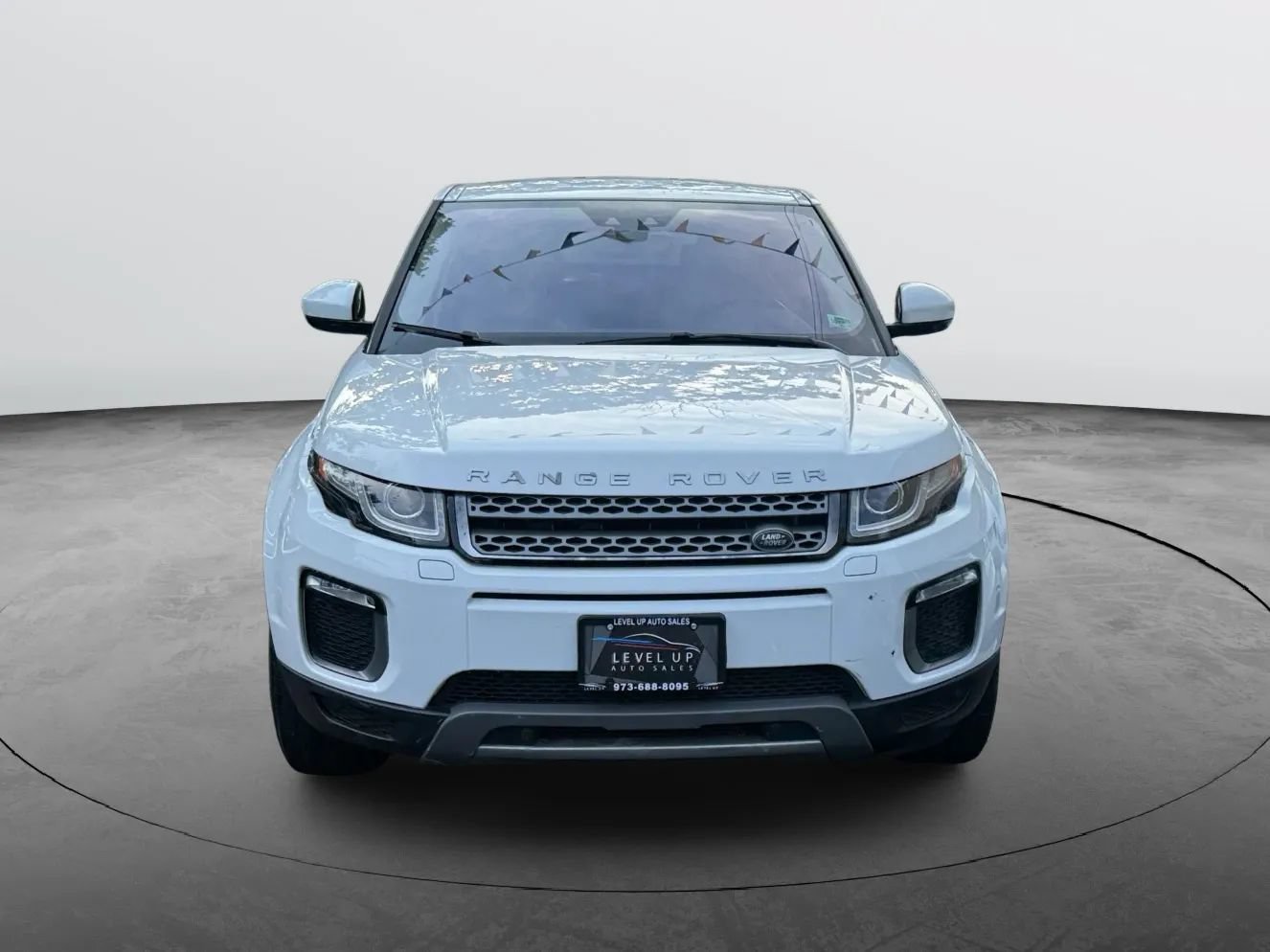 Used 2017 Land Rover Range Rover Evoque SE AWD/4WD image 2