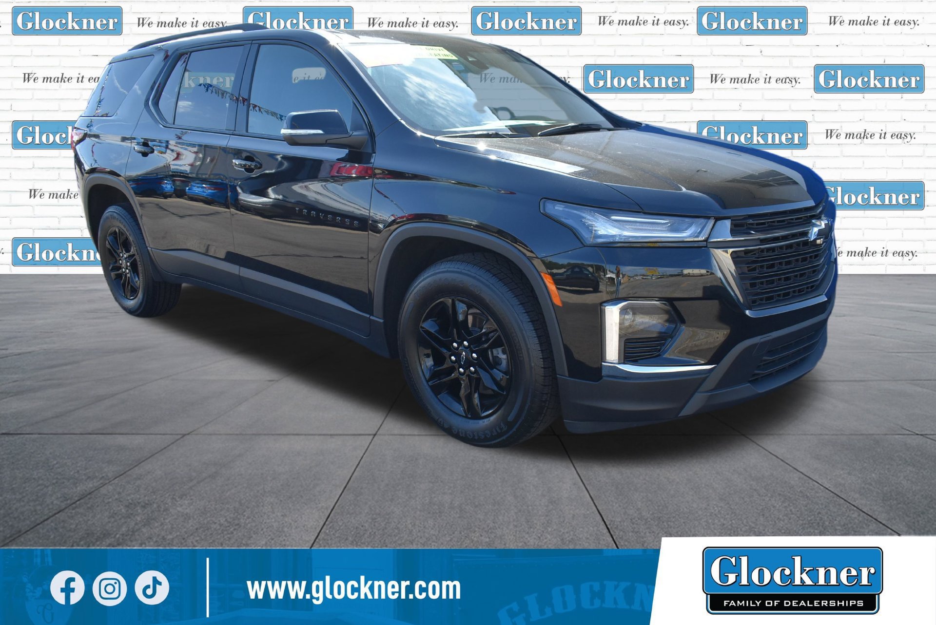 Used 2023 Chevrolet Traverse LT w/ Midnight/Sport Edition AWD/4WD image 3